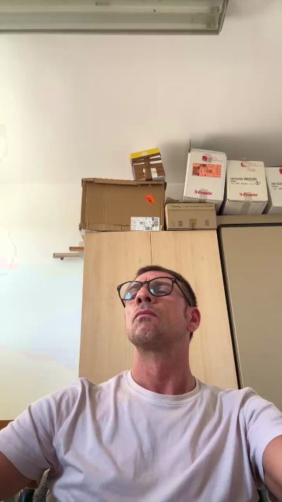 Plm000 live cam on Cam4