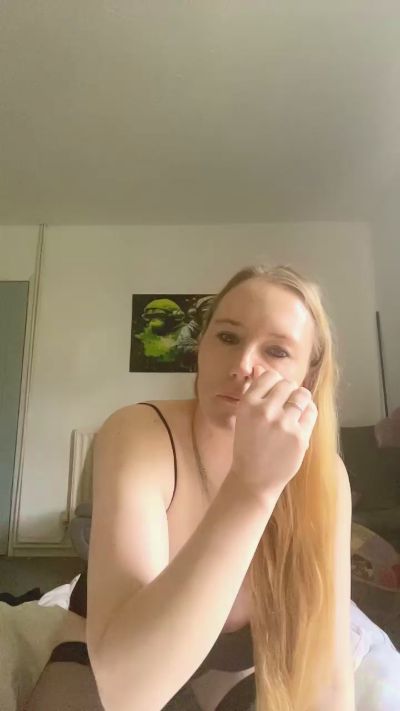 Plushpie live cam on Cam4