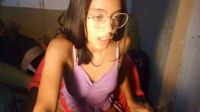 Pocahonta_18 live cam on Cam4