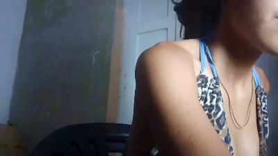 Pocahonta_18 live cam on Cam4