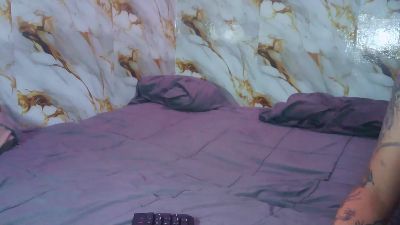 Pocahonta_18 live cam on Cam4