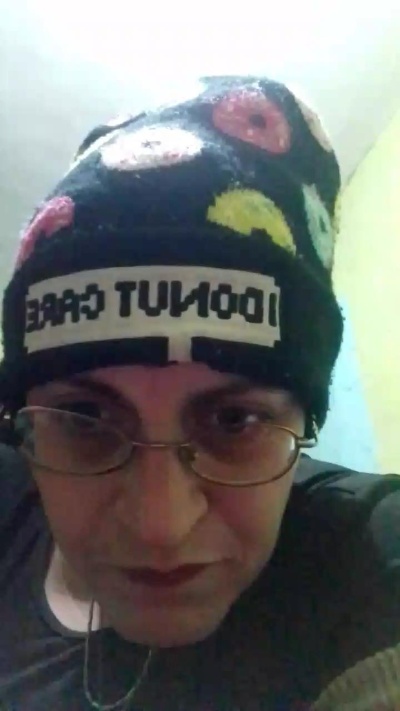 Pochy2iv live cam on Cam4