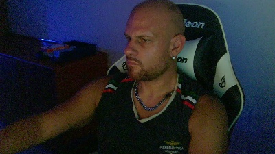 Police82 live cam on Cam4