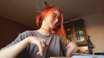 PollyCamire live female webcam from Czech Republic