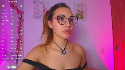 Pollygrey_1 live cam on Cam4