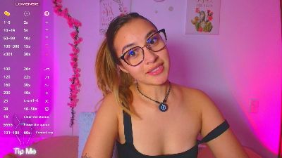 Pollygrey_1 live cam on Cam4