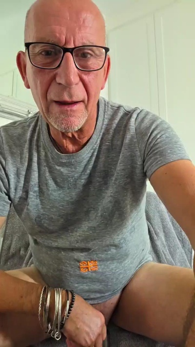 Popperpig52 live cam on Cam4
