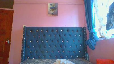 Poppy_5 live cam on Cam4
