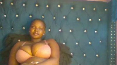 Poppy_5 live cam on Cam4
