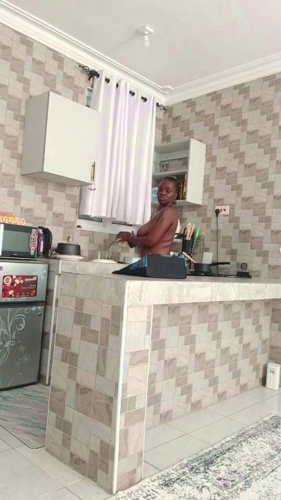 Poppy_5 live cam on Cam4