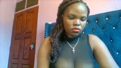 Poppy_5 live cam on Cam4
