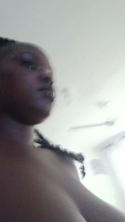 Poppy_5 live cam on Cam4