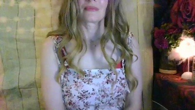 Poppyrosexx live cam on Cam4