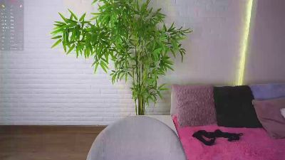 PreciousThieme live cam on Cam4