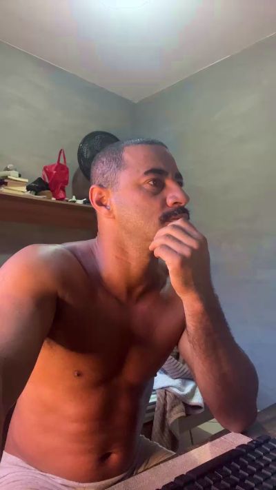 PretoMineiro live cam on Cam4