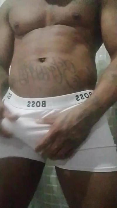 Preto_quente00 live cam on Cam4