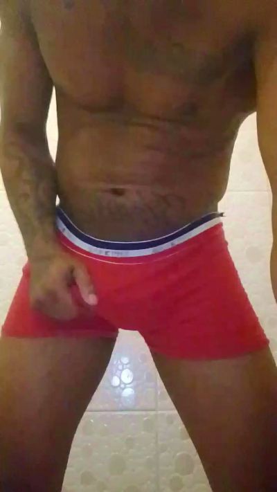 Preto_quente00 live cam on Cam4