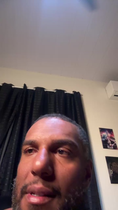 Pretocariocahot live cam on Cam4