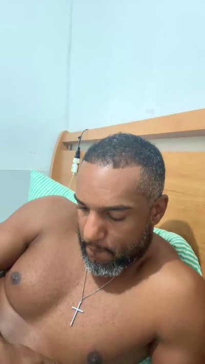 Pretocariocahot live cam on Cam4