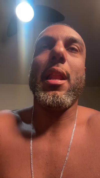 Pretocariocahot live cam on Cam4
