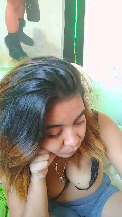 PrettyFanou live cam on Cam4