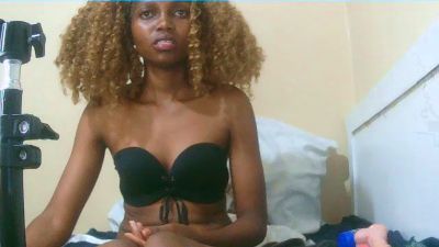 Pretty_Doll live cam on Cam4