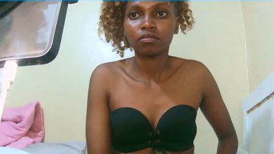 Pretty_Doll live cam on Cam4