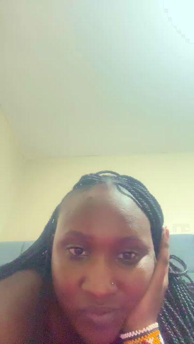 Pretty_Sesi live cam on Cam4
