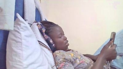 Pretty_bony live cam on Cam4