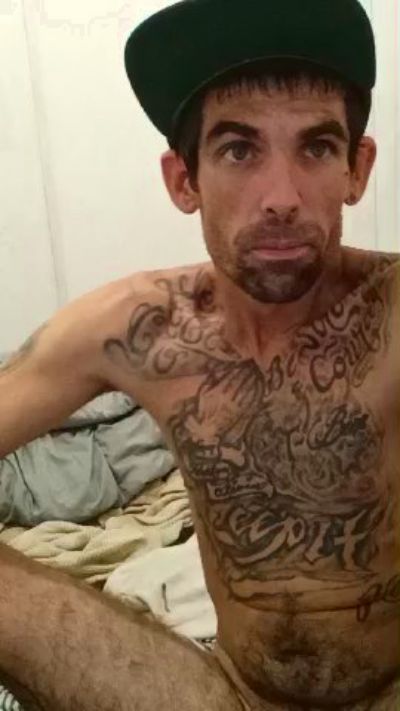 Prettyboytatted live cam on Cam4