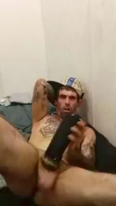 Prettyboytatted live cam on Cam4