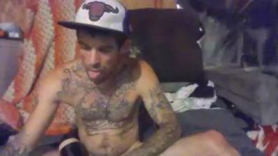 Prettyboytatted live cam on Cam4