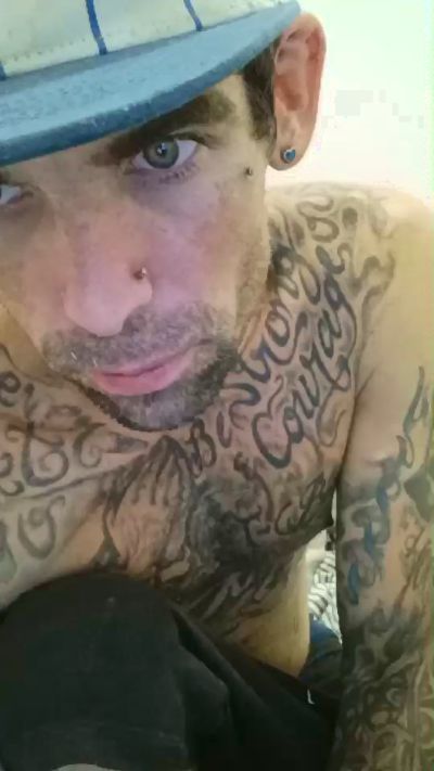 Prettyboytatted live cam on Cam4