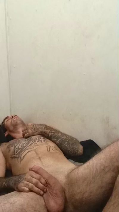 Prettyboytatted live cam on Cam4