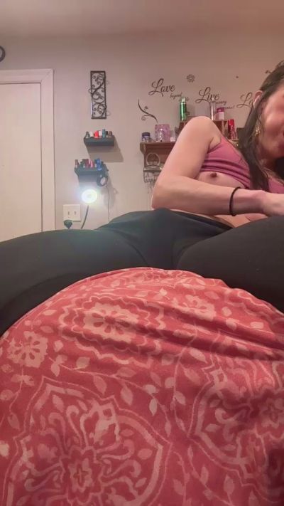 Prettyittybitty live cam on Cam4