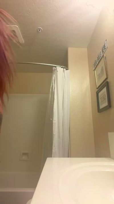 Prettykittee246 live cam on Cam4