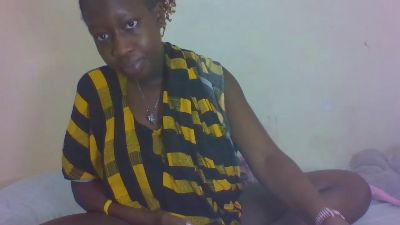 Prettylips222 live cam on Cam4