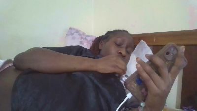 Prettylips222 live cam on Cam4