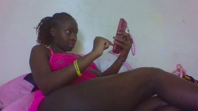 Prettylips222 live cam on Cam4