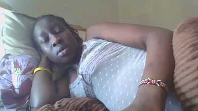 Prettylips222 live cam on Cam4