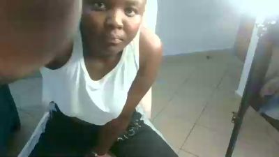 Prettypesh live cam on Cam4