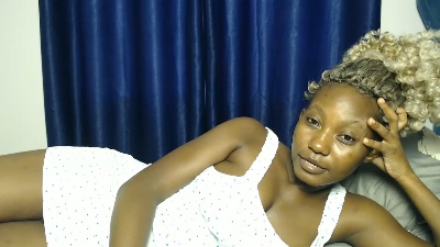 Prettytara live cam on Cam4