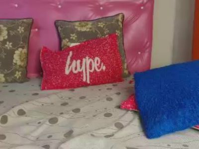 Pretyangel live cam on Cam4