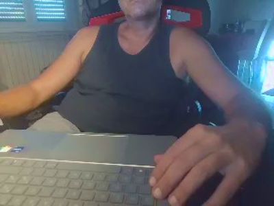 PriceVegeta live cam on Cam4