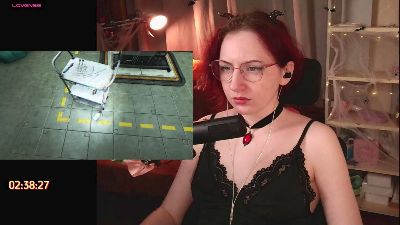 PricklyPeach live cam on Cam4