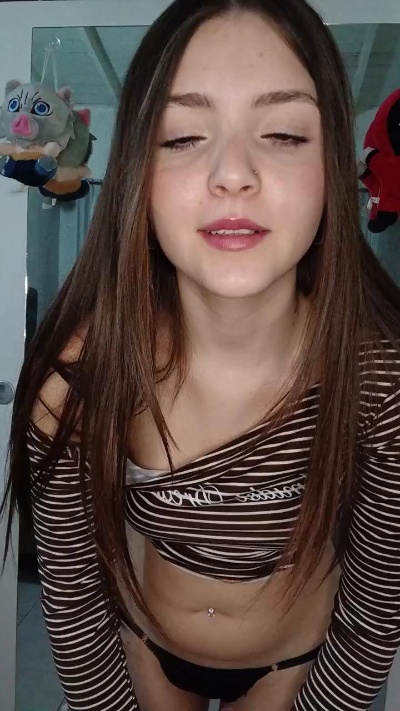 Princessophi1 live cam on Cam4