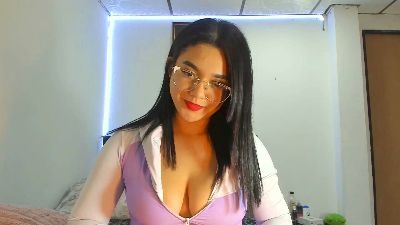 Princesstruck live cam on Cam4