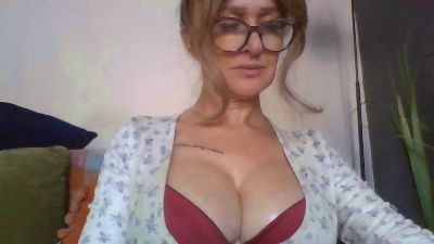 Princessviaa live cam on Cam4
