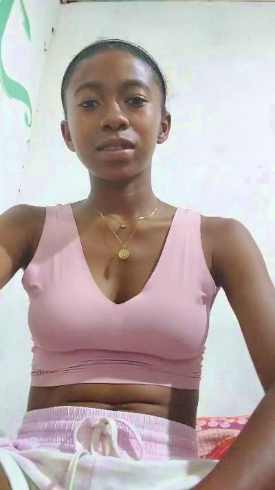 Princia24 live cam on Cam4