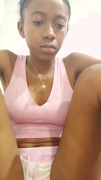 Princia24 live cam on Cam4